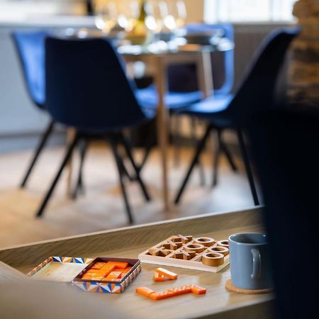 Spacious - Contemporary 2Br Apartment - Central Ambleside - Parking エクステリア 写真