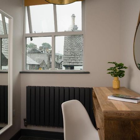 Spacious - Contemporary 2Br Apartment - Central Ambleside - Parking エクステリア 写真