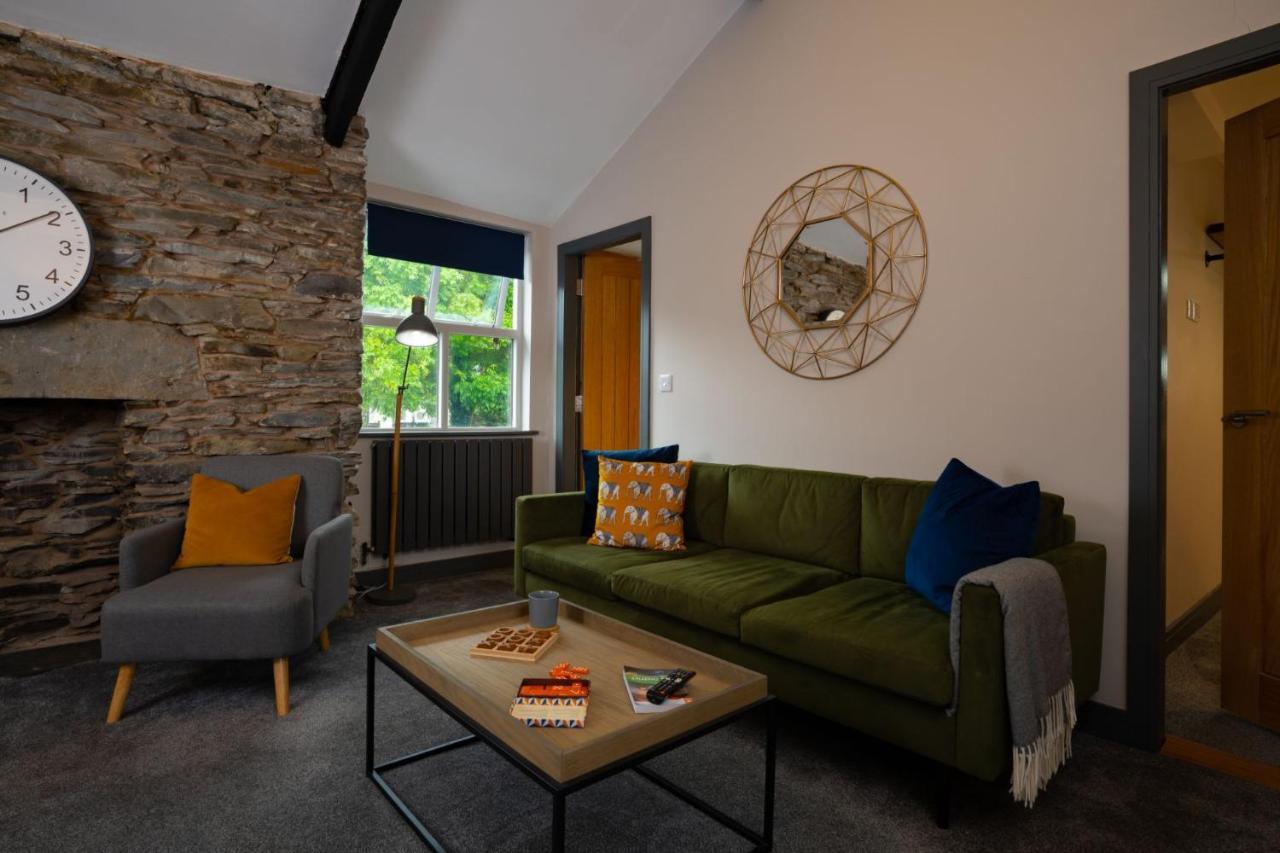 Spacious - Contemporary 2Br Apartment - Central Ambleside - Parking エクステリア 写真